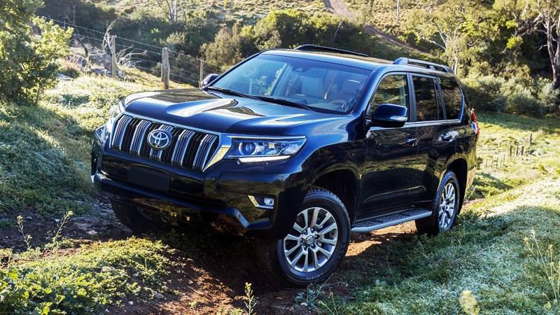 Đánh giá và chi tiết lăn bánh xe Toyota Land Cruiser Prado VX 2020