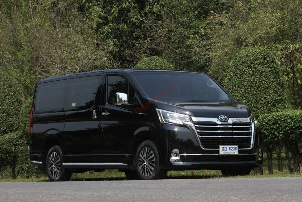 Đánh giá xe Toyota Granvia 2020