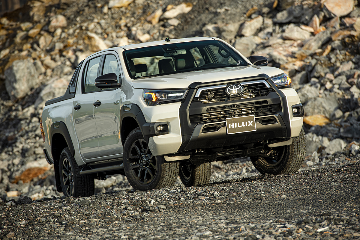 Khám phá những trang bị mới trên Toyota Hilux 2021