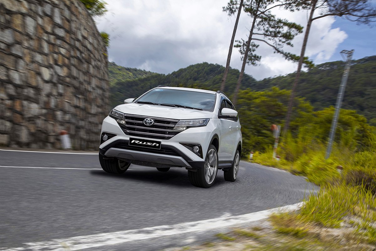 TOYOTA CÔNG BỐ GIÁ BÁN MỚI CHO RUSH, GIẢM 35 TRIỆU ĐỒNG