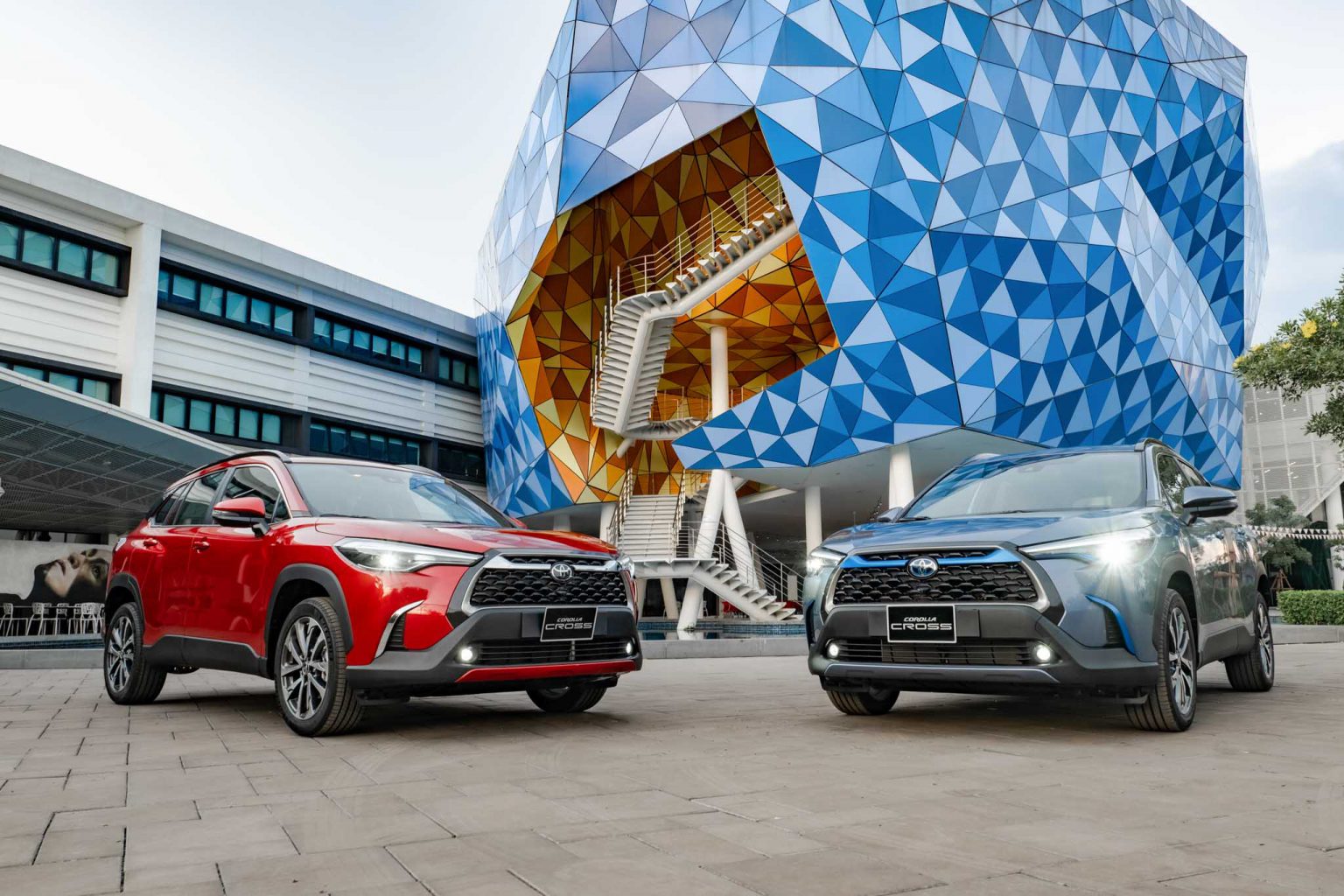Toyota Corolla Cross - "Át chủ bài" chính thức ra mắt thị trường Việt Nam Toyota Corolla Cross - "Át chủ bài" chính thức ra mắt thị trường Việt Nam.