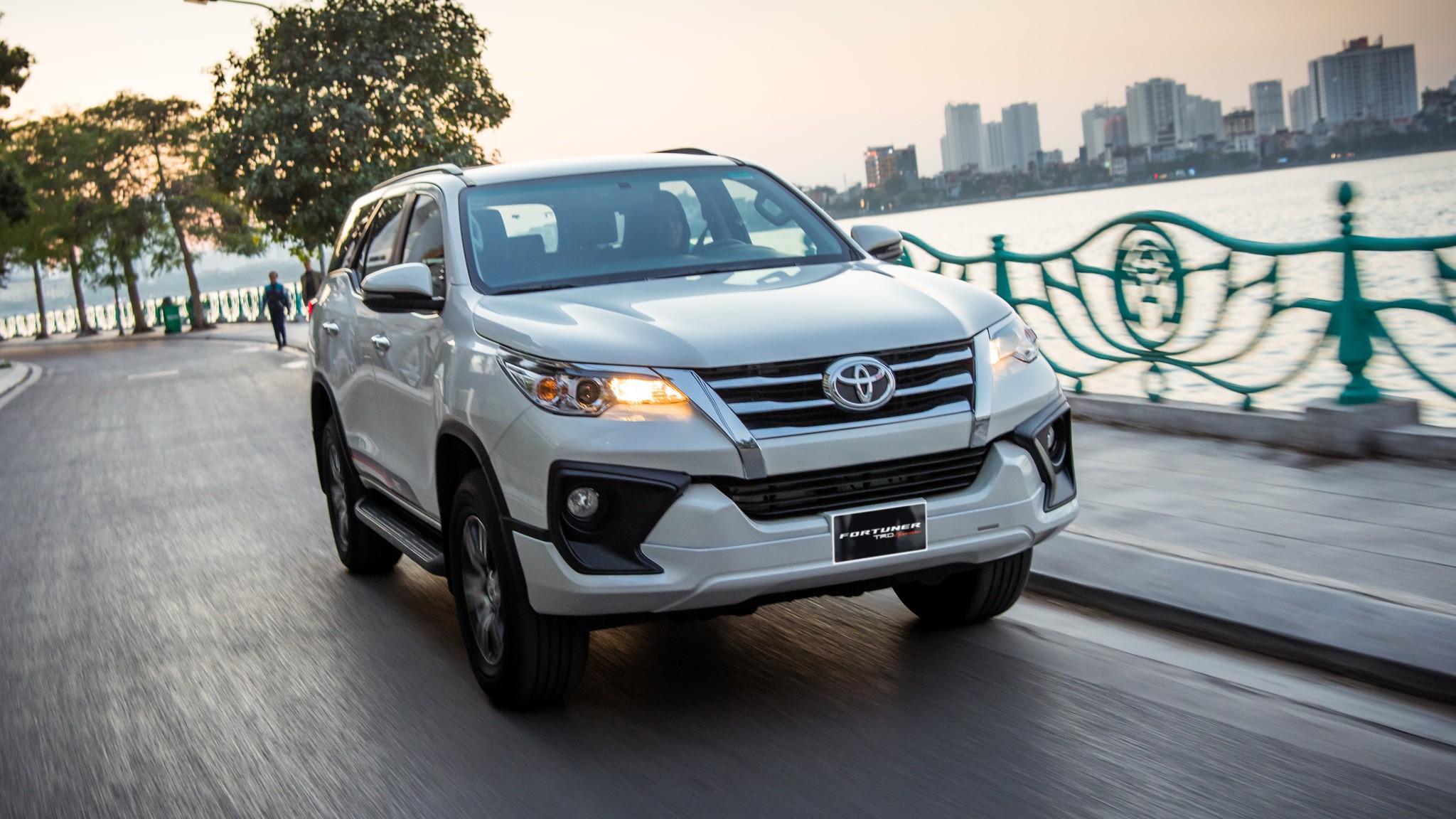 fortuner-trd-sportivo-exterior-autodaily-015.jpg